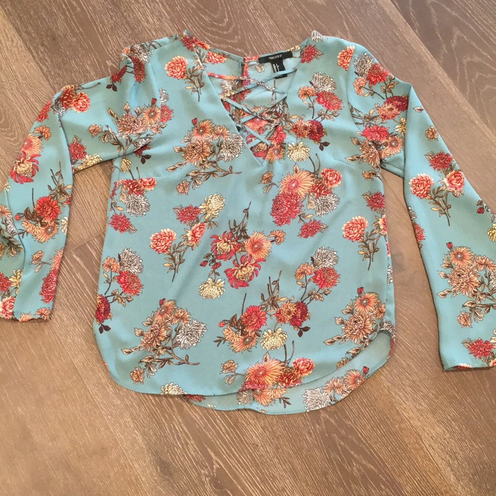 Light teal floral long sleeve blouse!
